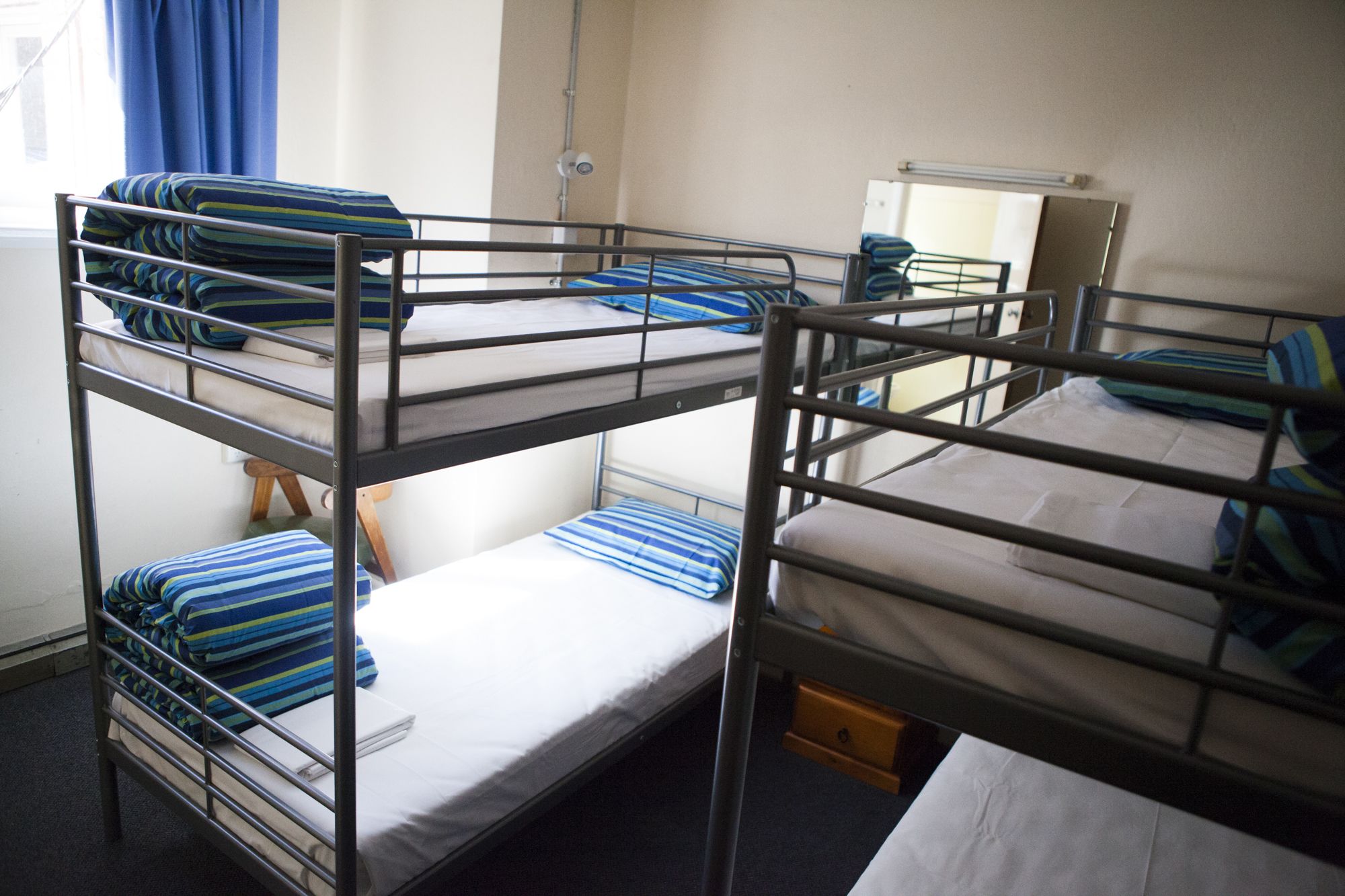 Dormitorio compartido, solo para mujeres