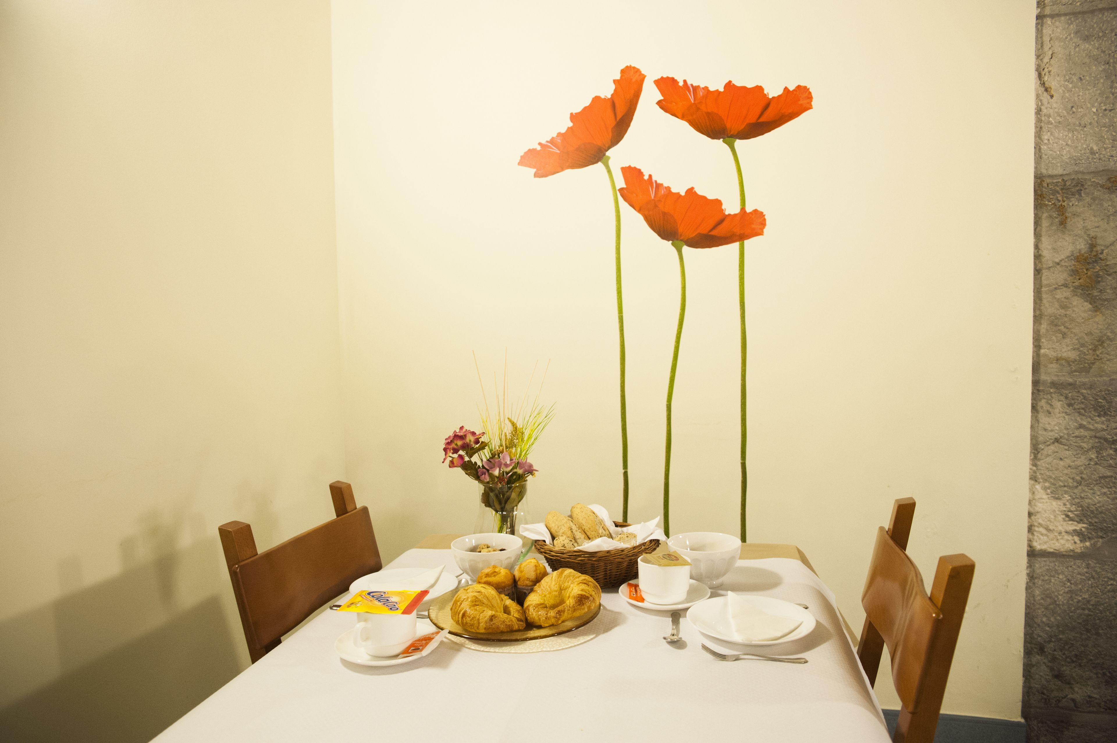 daily full breakfast (eur 6 per person)