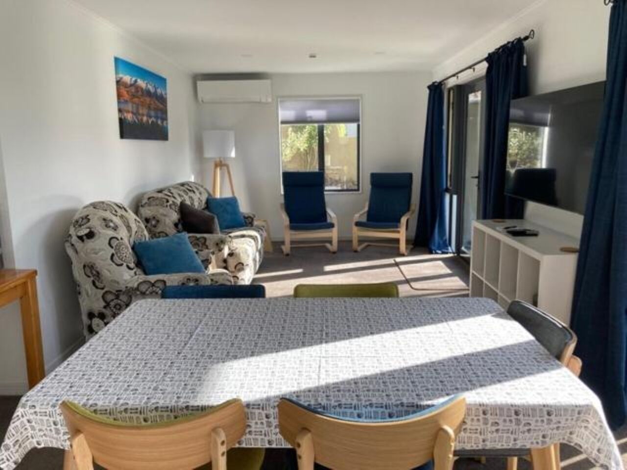 Deluxe Apartment, 2 Bedrooms | Living area