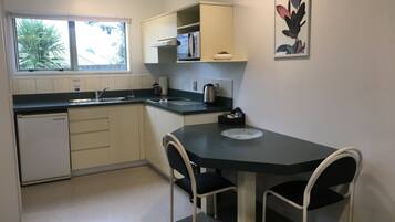 Deluxe Studio | Private kitchenette