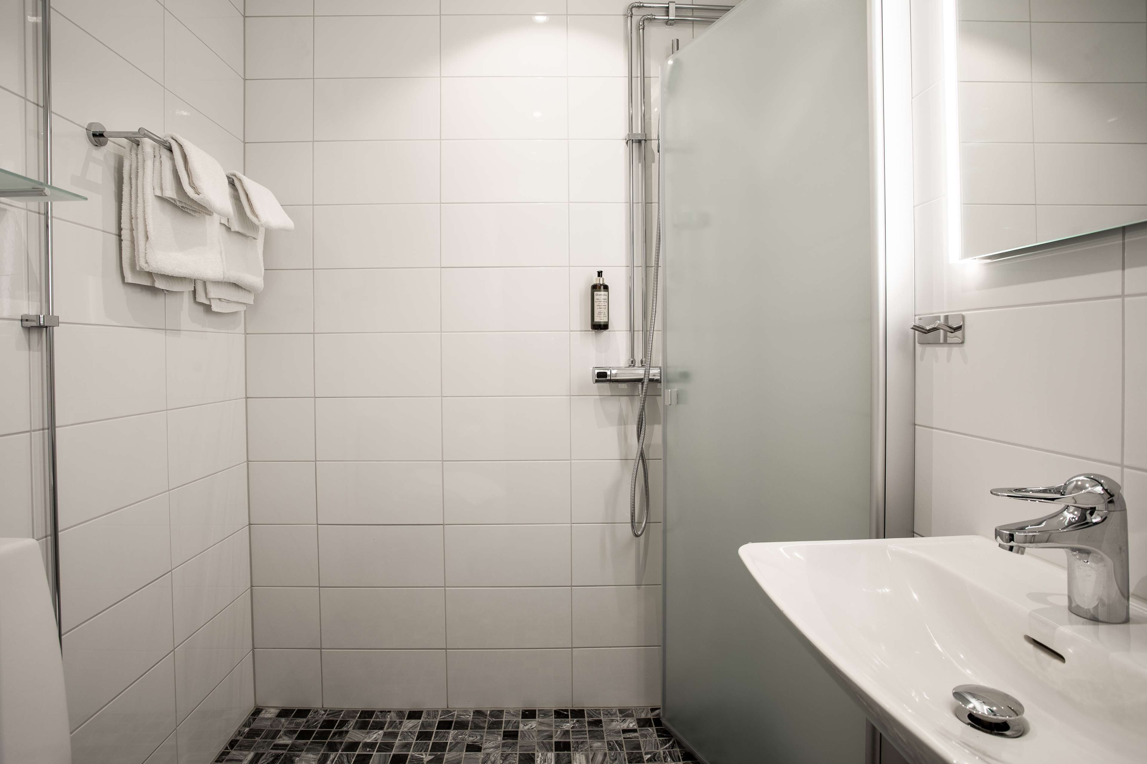executive room, 1 king bed, non smoking | bathroom | shower, hair dryer, towels, soap