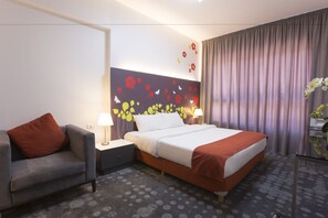 Premium-Zimmer, 1 King-Bett | Minibar, Zimmersafe, schallisolierte Zimmer, Bügeleisen/Bügelbrett