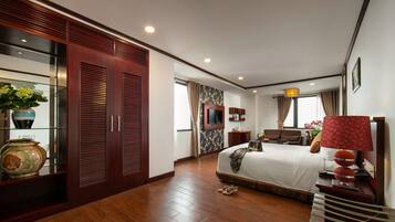 Junior Double Room, City View | Minibar, in-room safe, individually furnished, desk