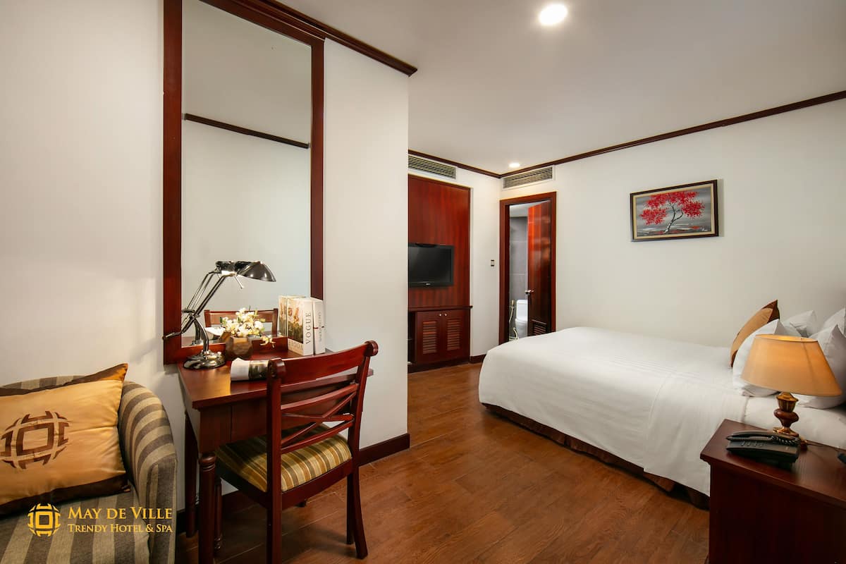 Superior Single Room | Minibar, in-room safe, individually furnished, desk