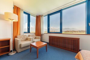 Panoramic Triple Room | Minibar, desk, laptop workspace, blackout drapes - Garni Hotel Azul (Kranj)