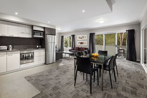 Apartamento standard, 3 quartos | Cozinha privada