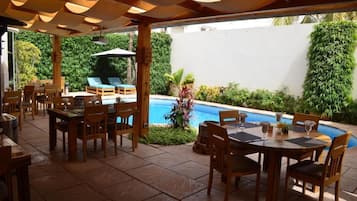Café da manhã, almoço e jantar