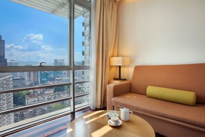 Two BR Suite | Premium bedding, in-room safe, desk, laptop workspace - PARKROYAL Serviced Suites Kuala Lumpur (Kuala Lumpur)