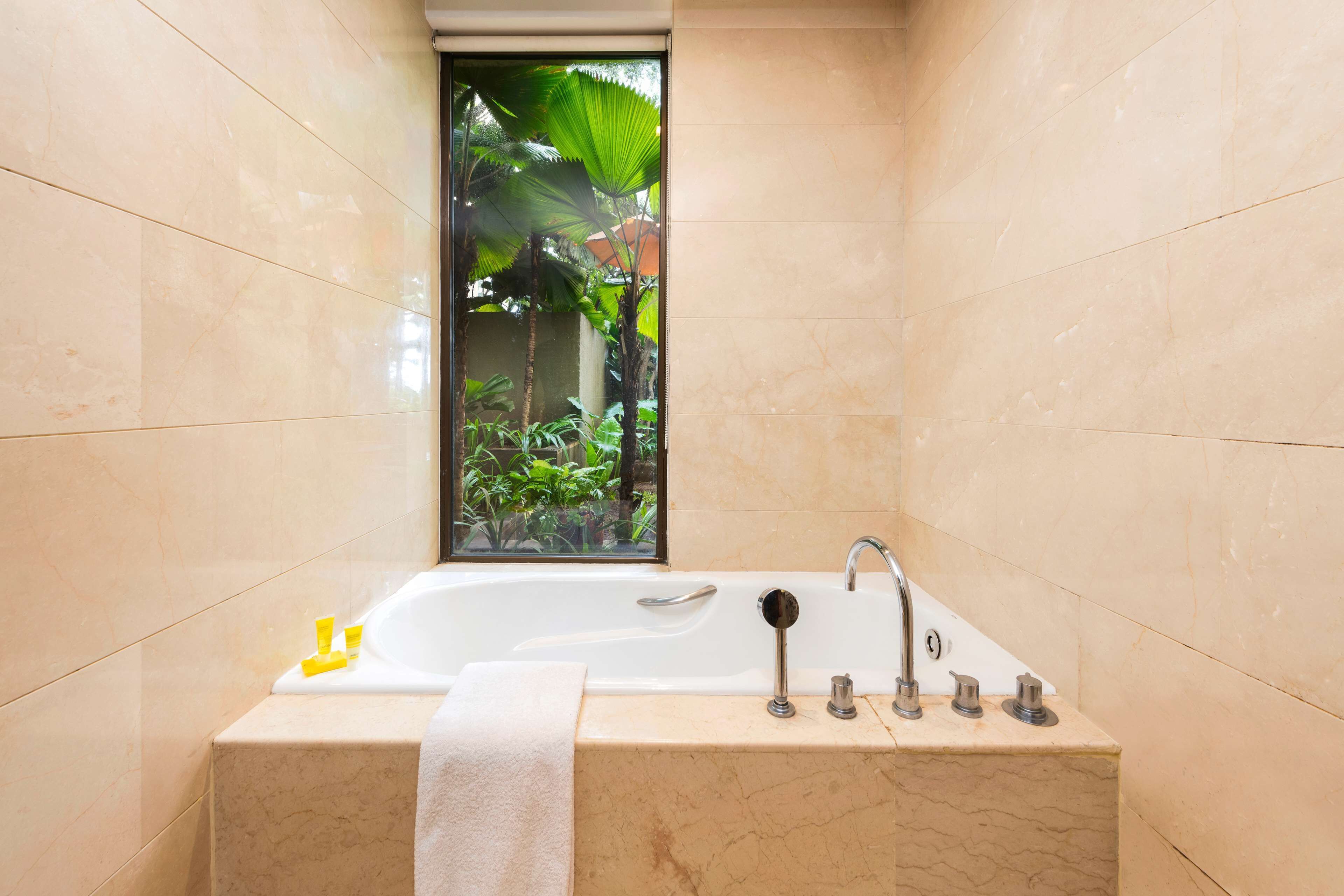 shower, rainfall showerhead, free toiletries, hair dryer