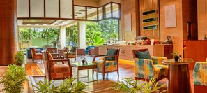 4 restaurants, breakfast, lunch, dinner served; Indian cuisine - Hyatt Pune (Pune)