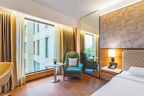 Club Room, 1 King Bed | Premium bedding, minibar, in-room safe, desk - Hyatt Pune (Pune)