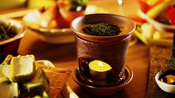 Lunch, dinner, brunch served; Japanese cuisine