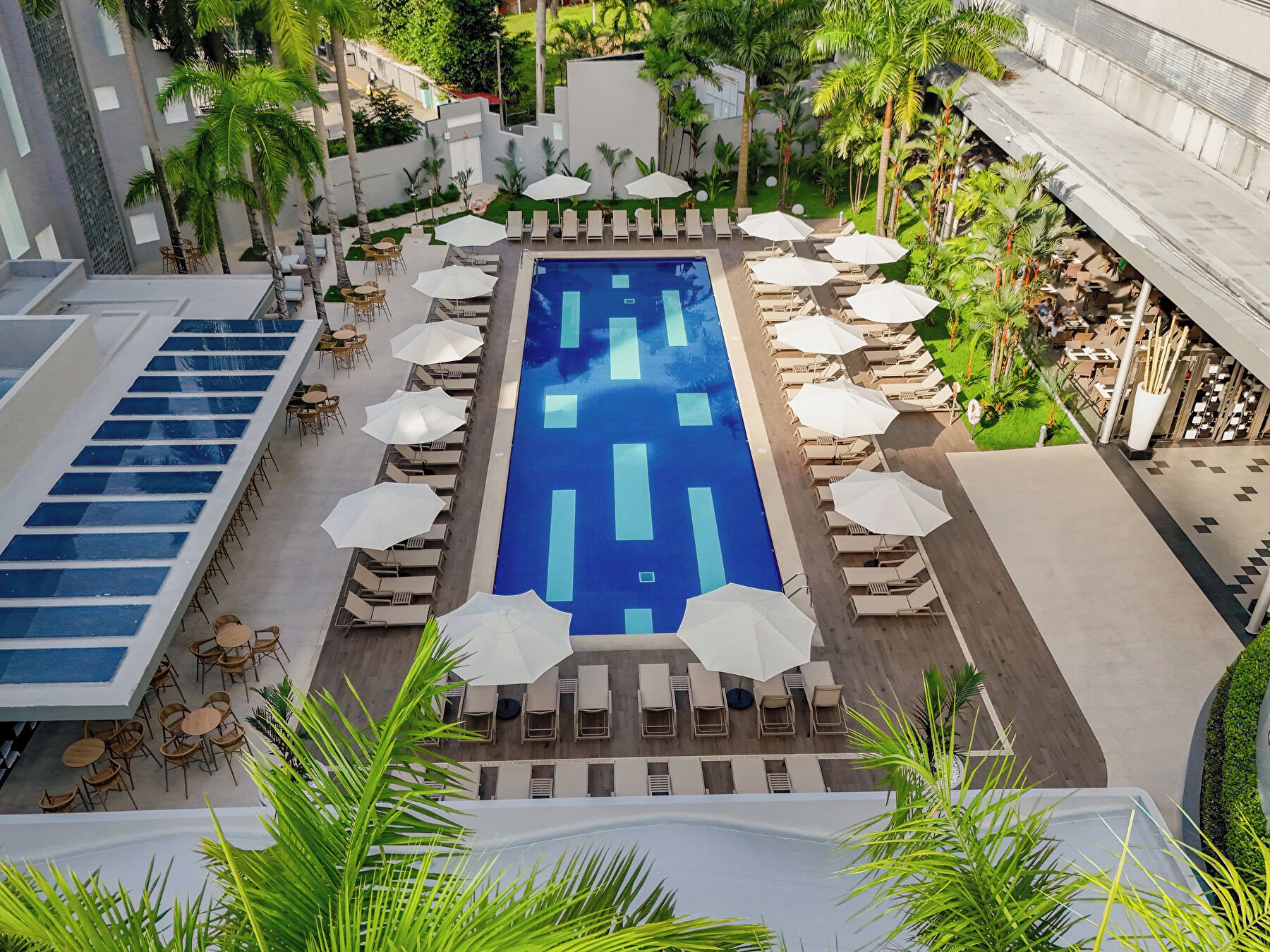 Outdoor pool, pool loungers