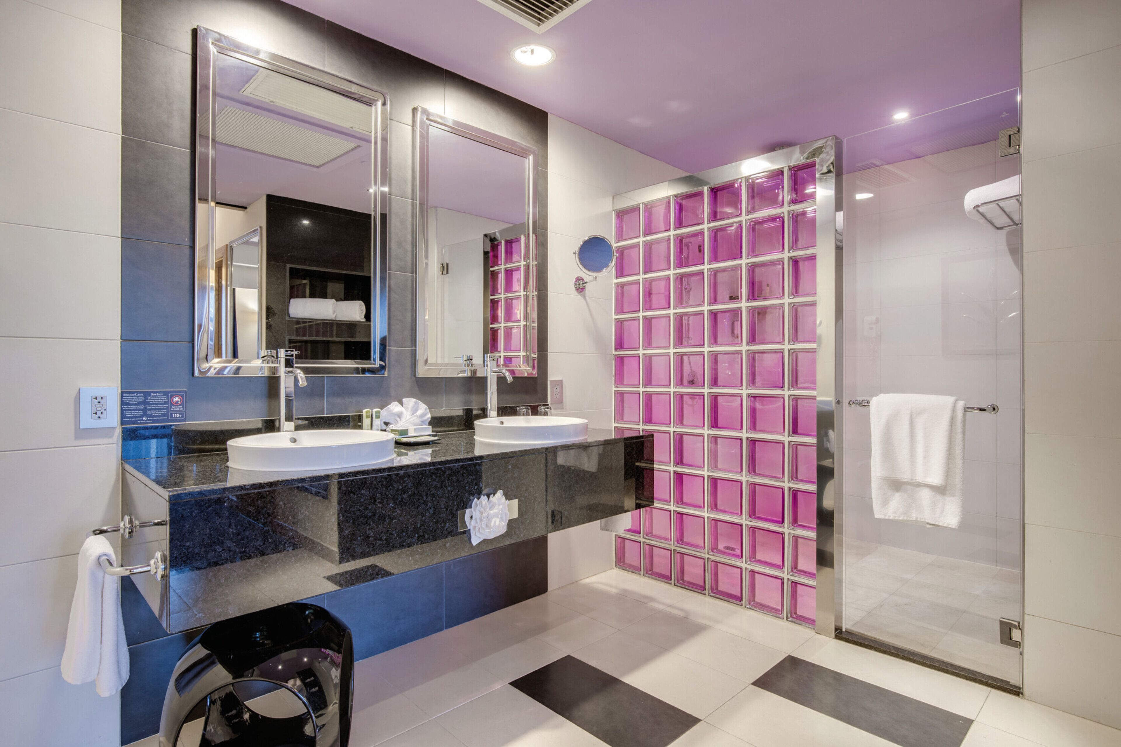 penthouse (in the heart of the city) | bathroom | combined shower/bathtub, rainfall showerhead, eco-friendly toiletries