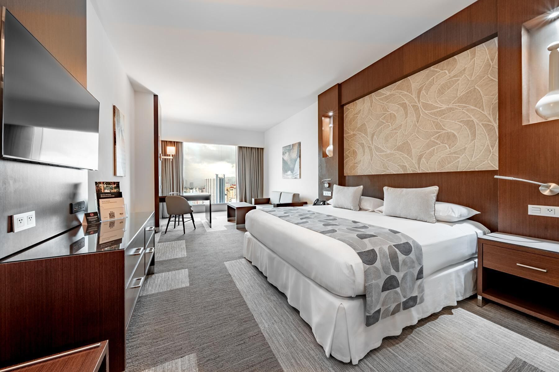 Minibar, in-room safe, desk, laptop workspace