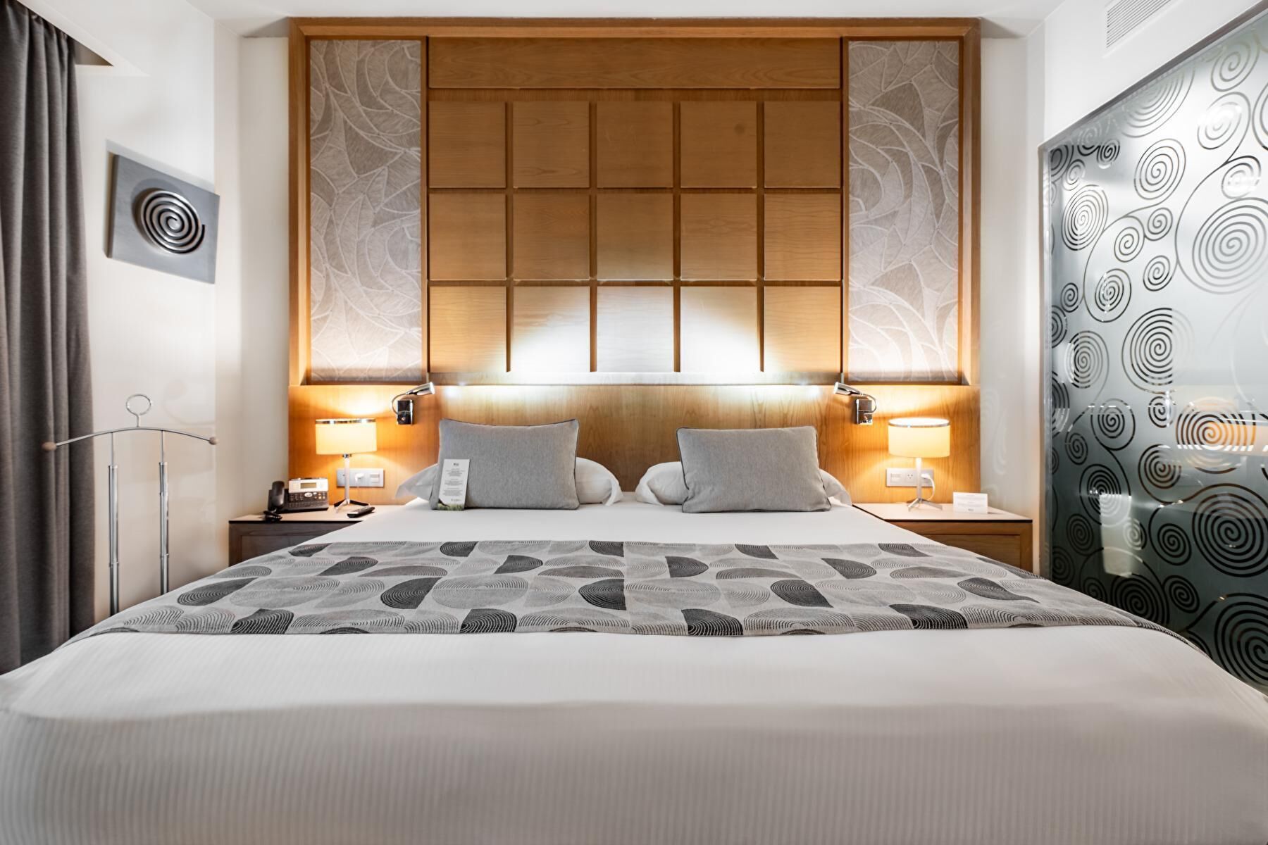 Minibar, in-room safe, desk, laptop workspace