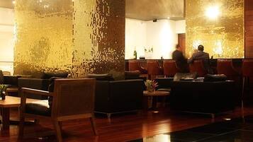 Breakfast, lunch and dinner served