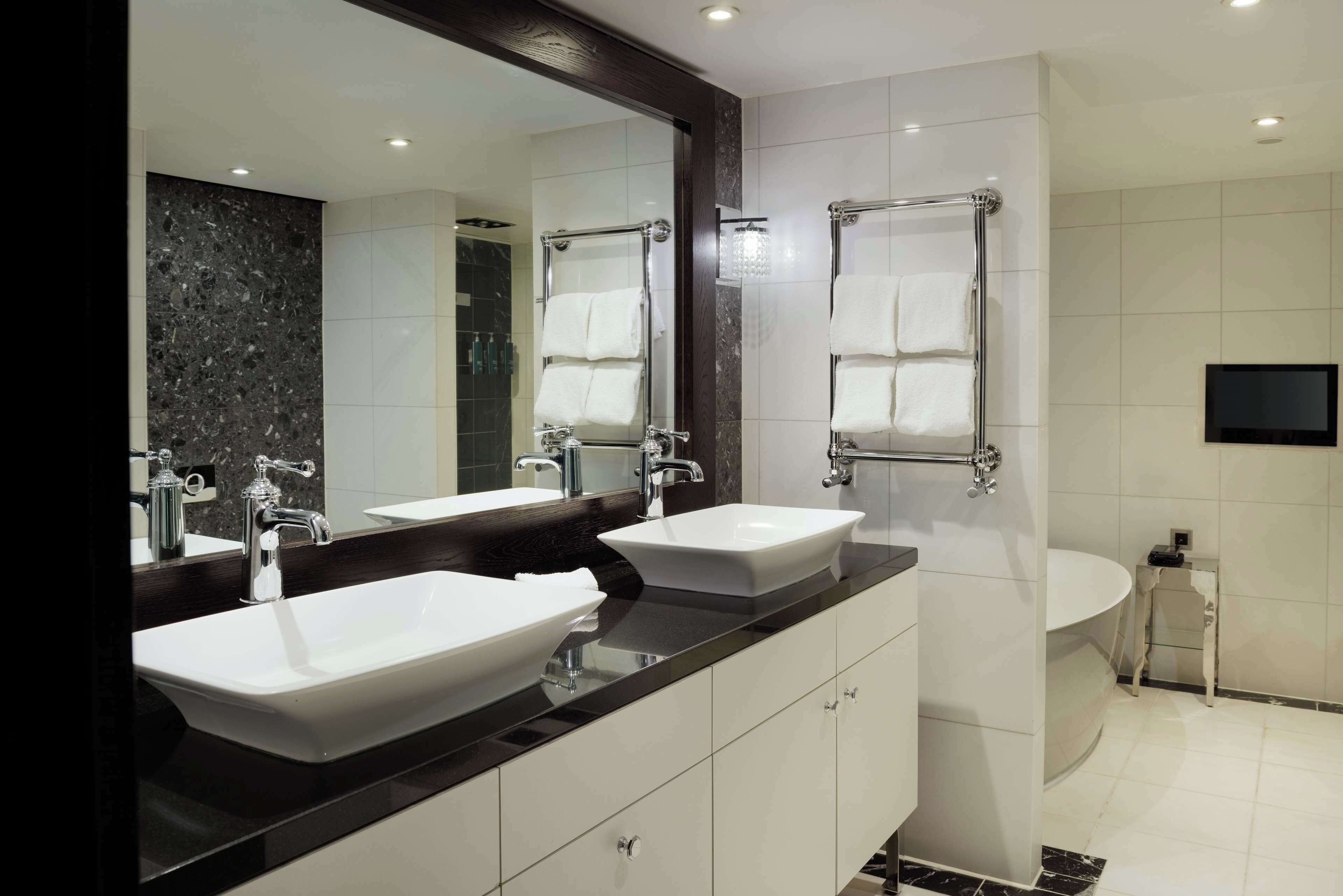 king syon suite | bathroom | rainfall showerhead, free toiletries, hair dryer, towels
