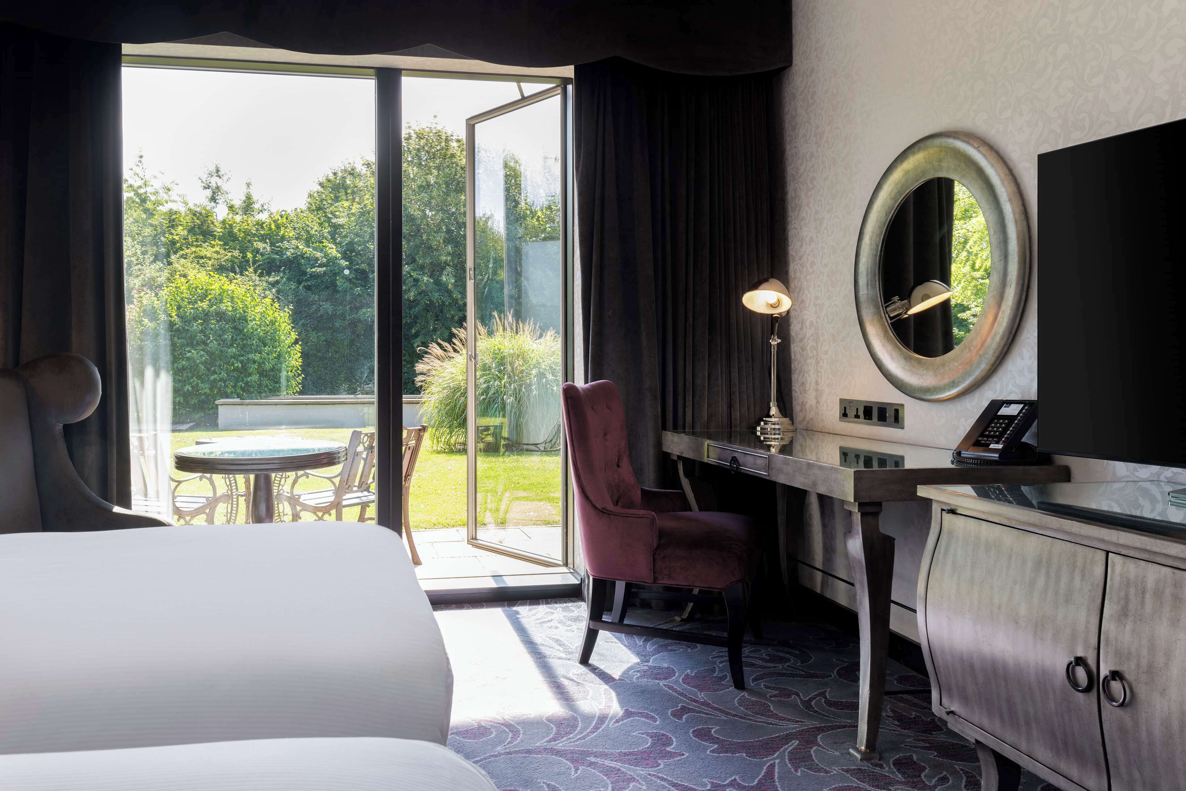 In-room safe, laptop workspace, soundproofing, free WiFi