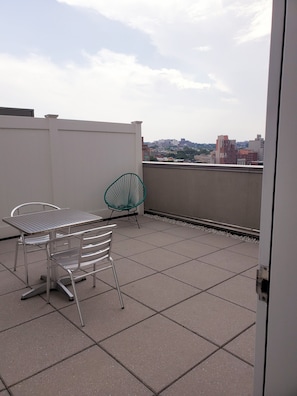 Quarto, 1 cama King, sacada | Terraço/pátio