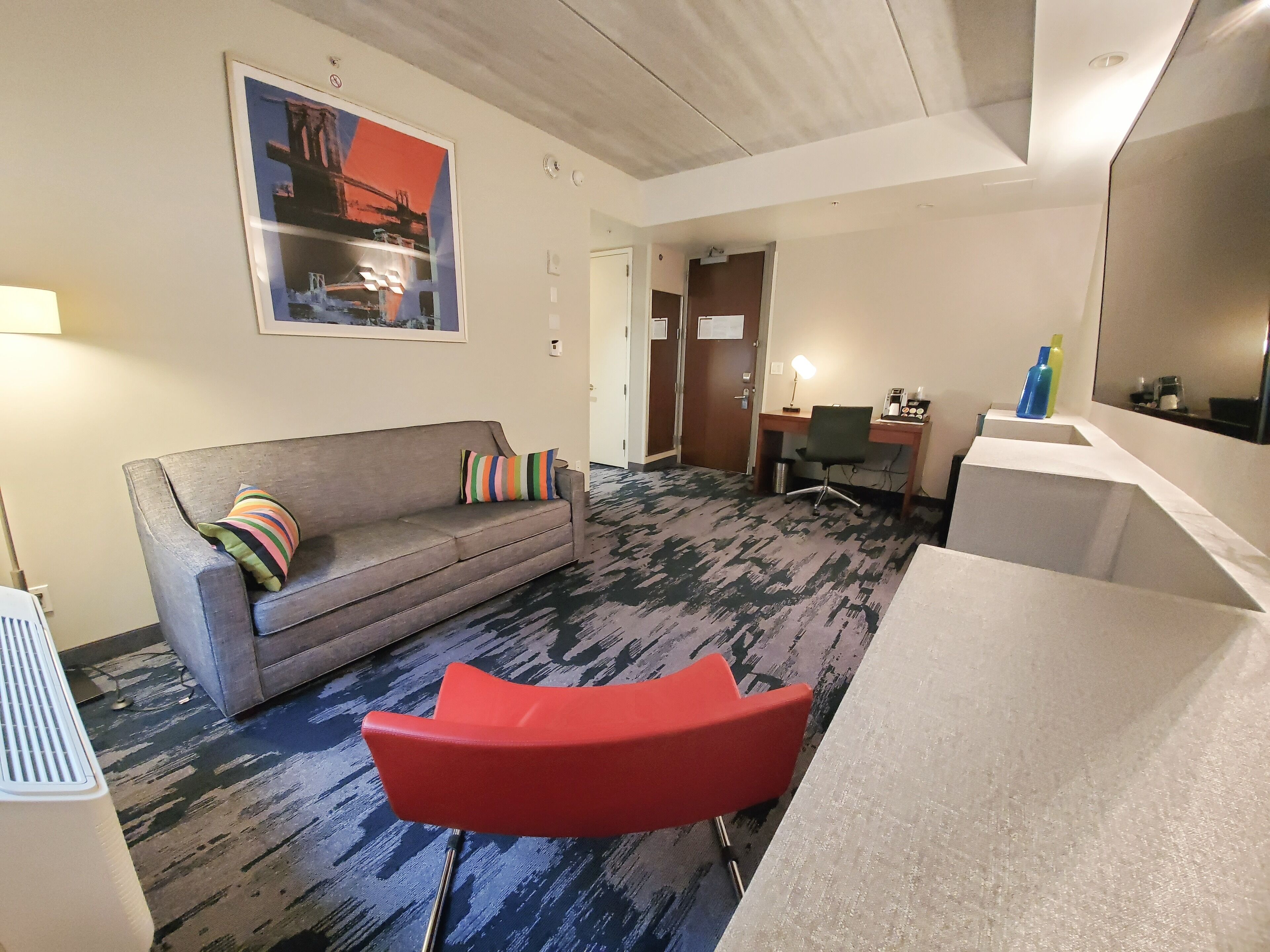 suite, 1 king bed | premium bedding, down duvets, pillow-top beds, desk