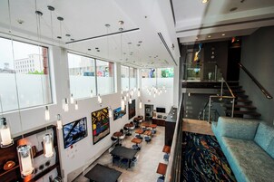 Café da manhã com buffet grátis todos os dias
