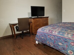 Camera Basic, 1 letto queen | Servizio della camera