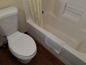 Đồ dùng nhà tắm miễn phí, khăn tắm