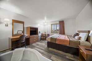 Suite, 1 King-Bett | Schreibtisch, Verdunkelungsvorhänge, Bügeleisen/Bügelbrett