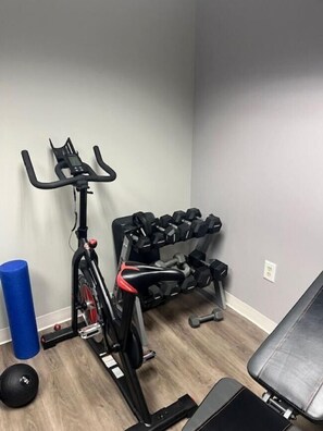Fitness facility - University Hotel & Suites Shippensburg, Trademark by Wyndham (Shippensburg)