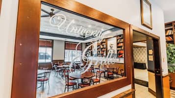 Serveert lunch en diner, Amerikaanse gerechten