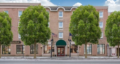 Clarion Hotel & Suites University - Shippensburg