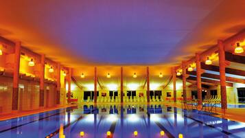 Indoor pool, sun loungers