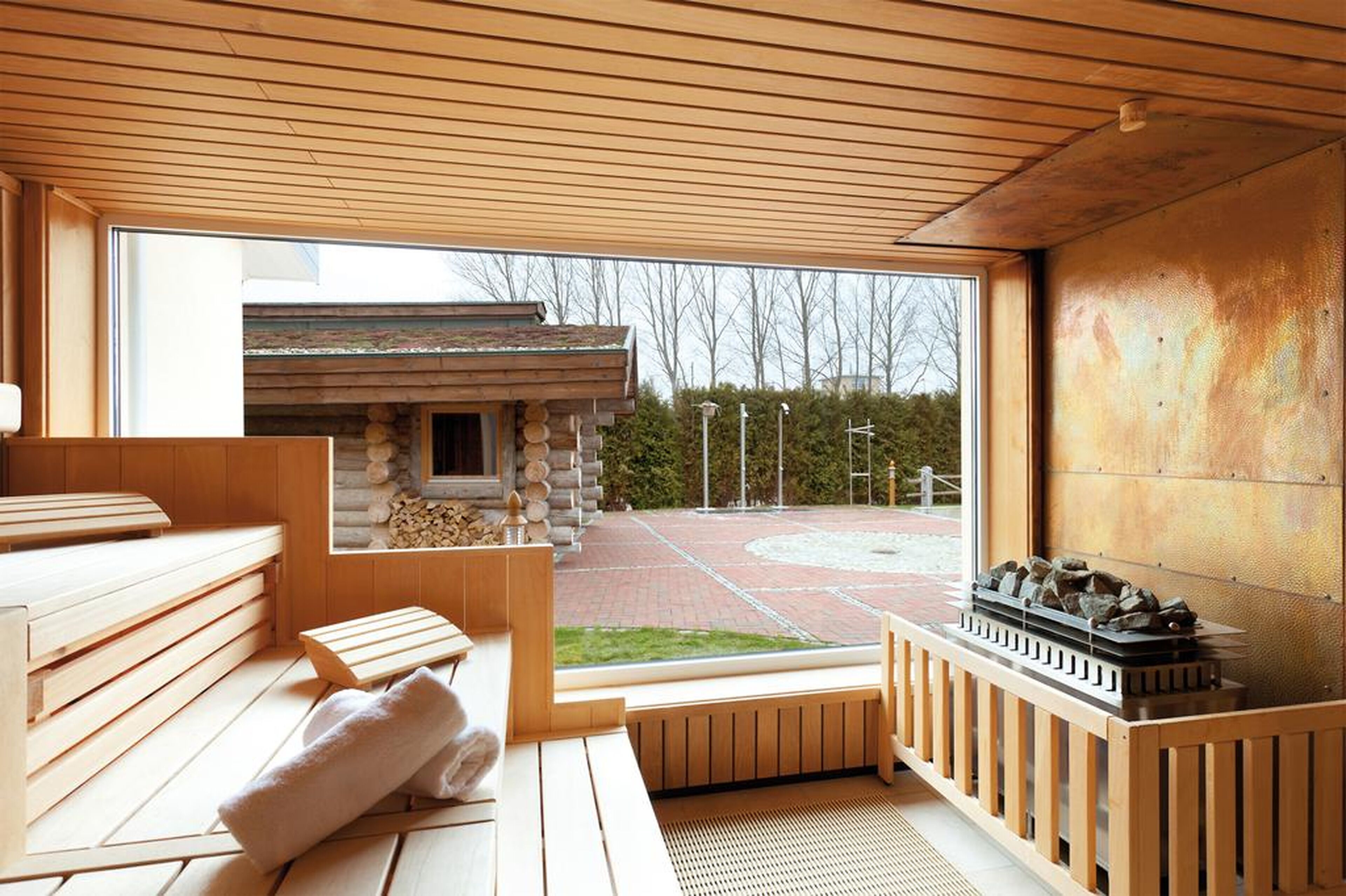 couples treatment room(s), sauna, hot tub, turkish bath/hammam