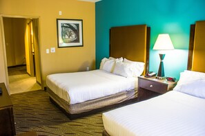 Desk, iron/ironing board, free cots/infant beds, free WiFi - Holiday Inn Express Havelock NW- New Bern by IHG (Havelock)