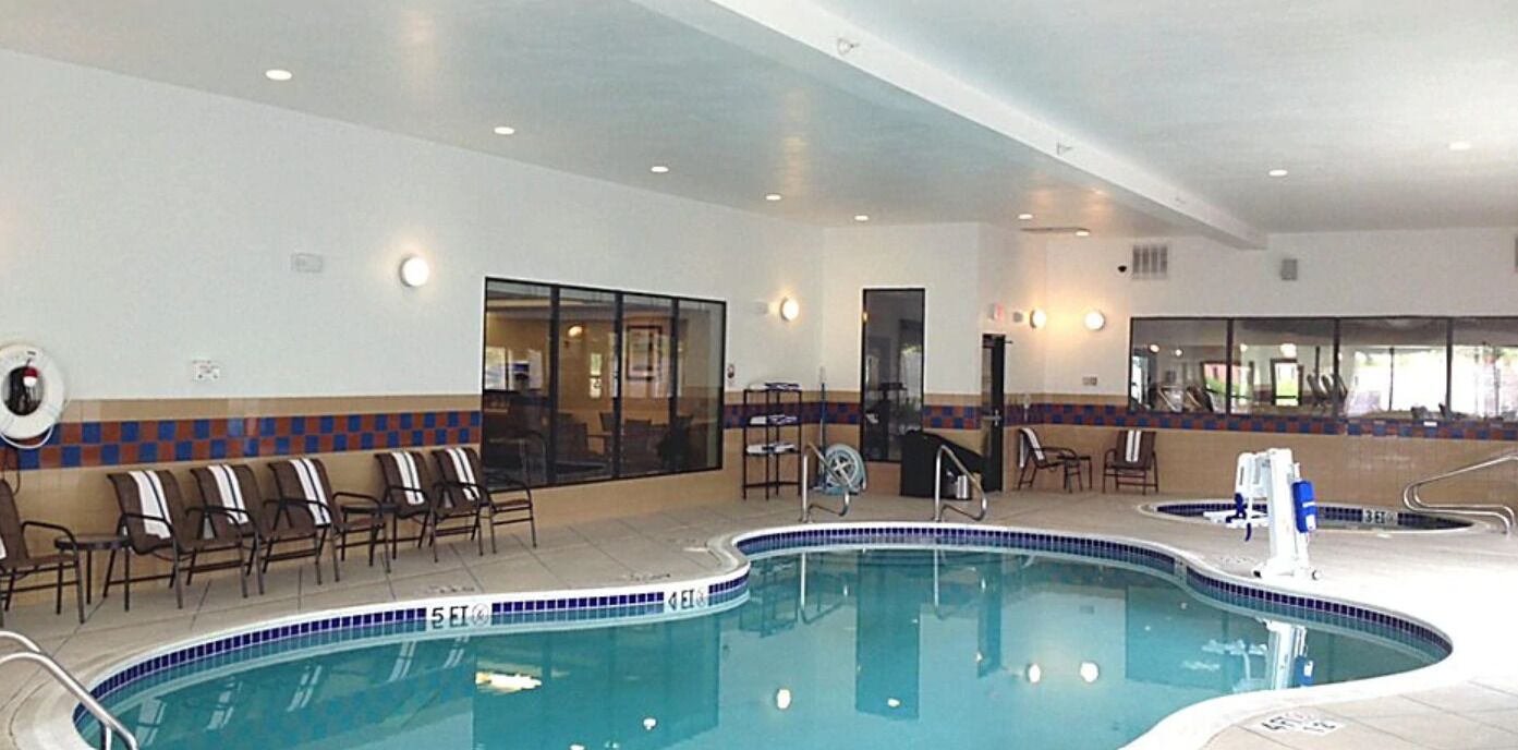 indoor pool, pool loungers
