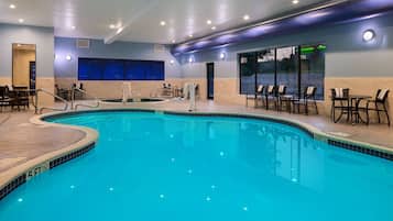 Indoor pool, sun loungers