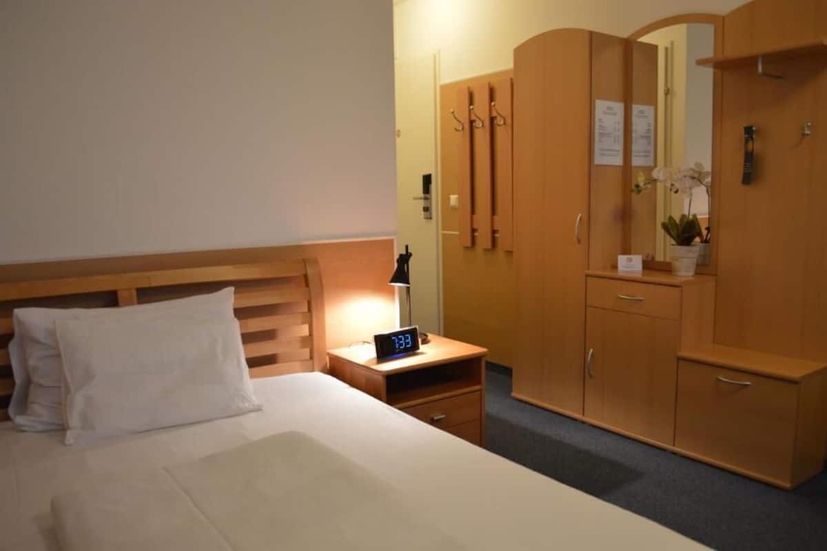 Single Room | Room amenity