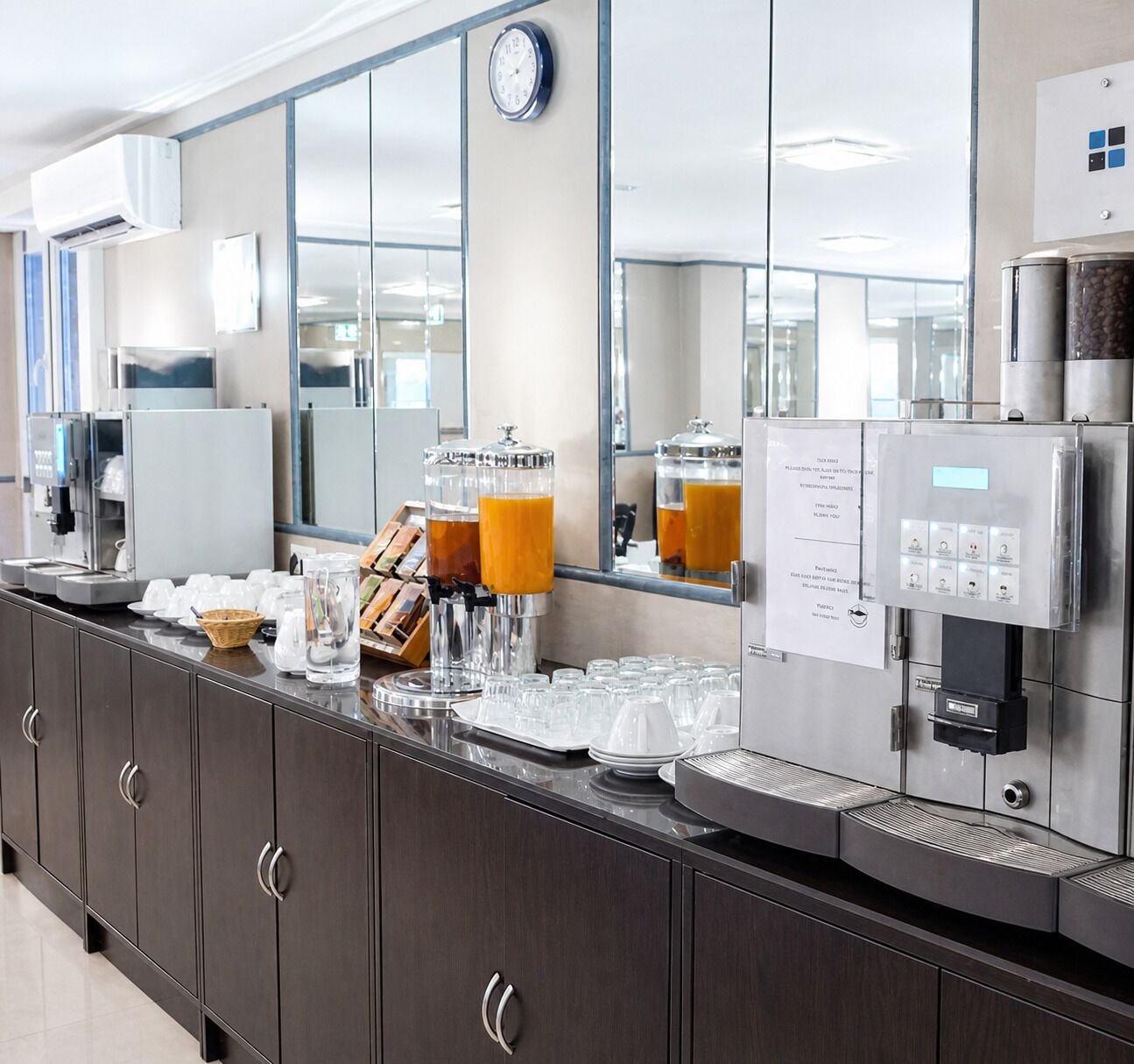 Kaffee und/oder Kaffeemaschine