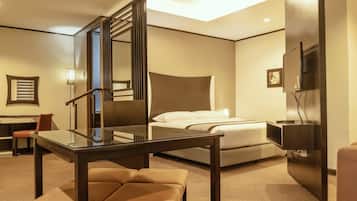 Executive Room | Living area | TV