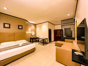 Deluxe Room | In-room safe, desk, free WiFi, bed sheets