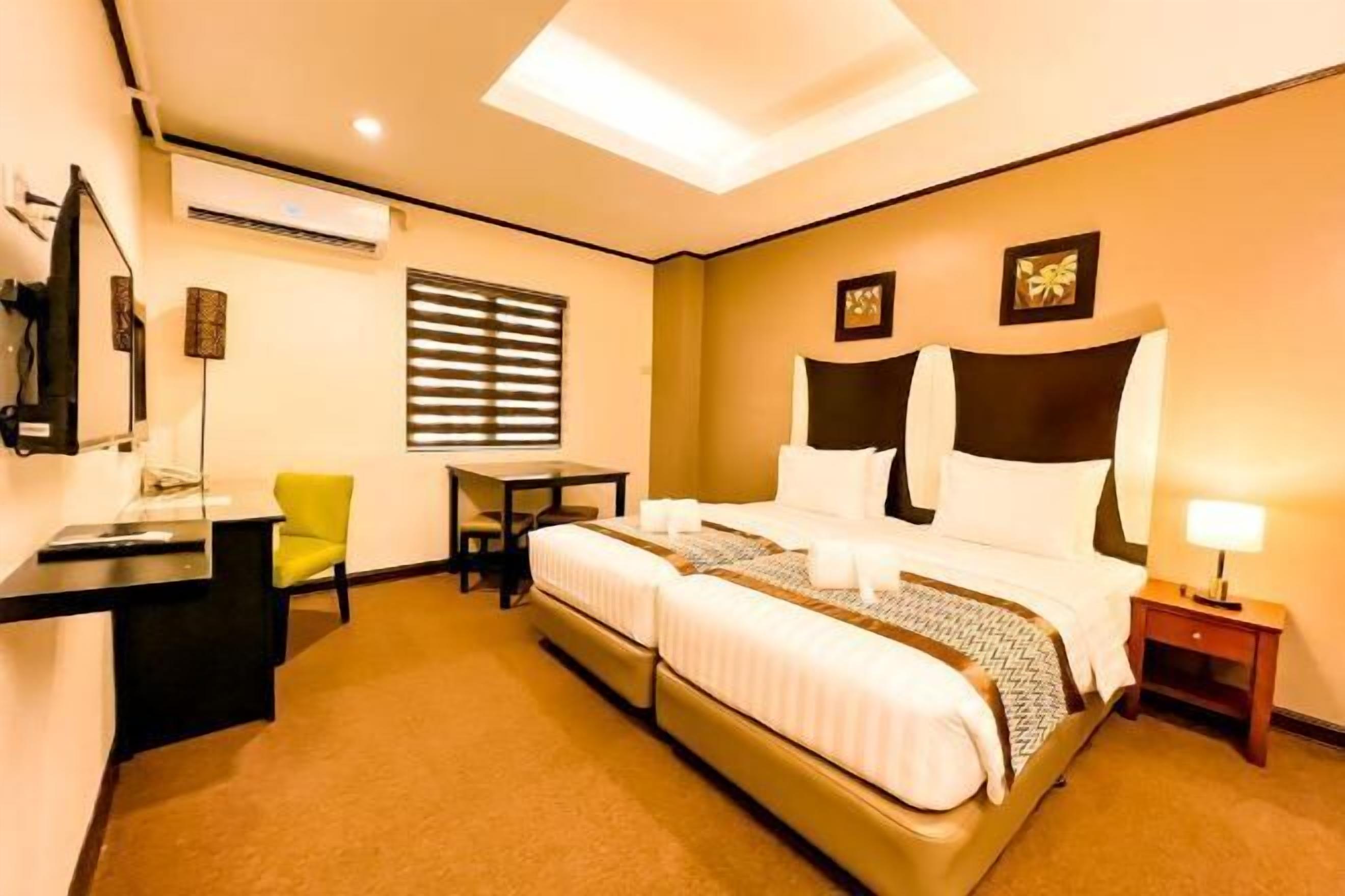 In-room safe, desk, free WiFi, bed sheets