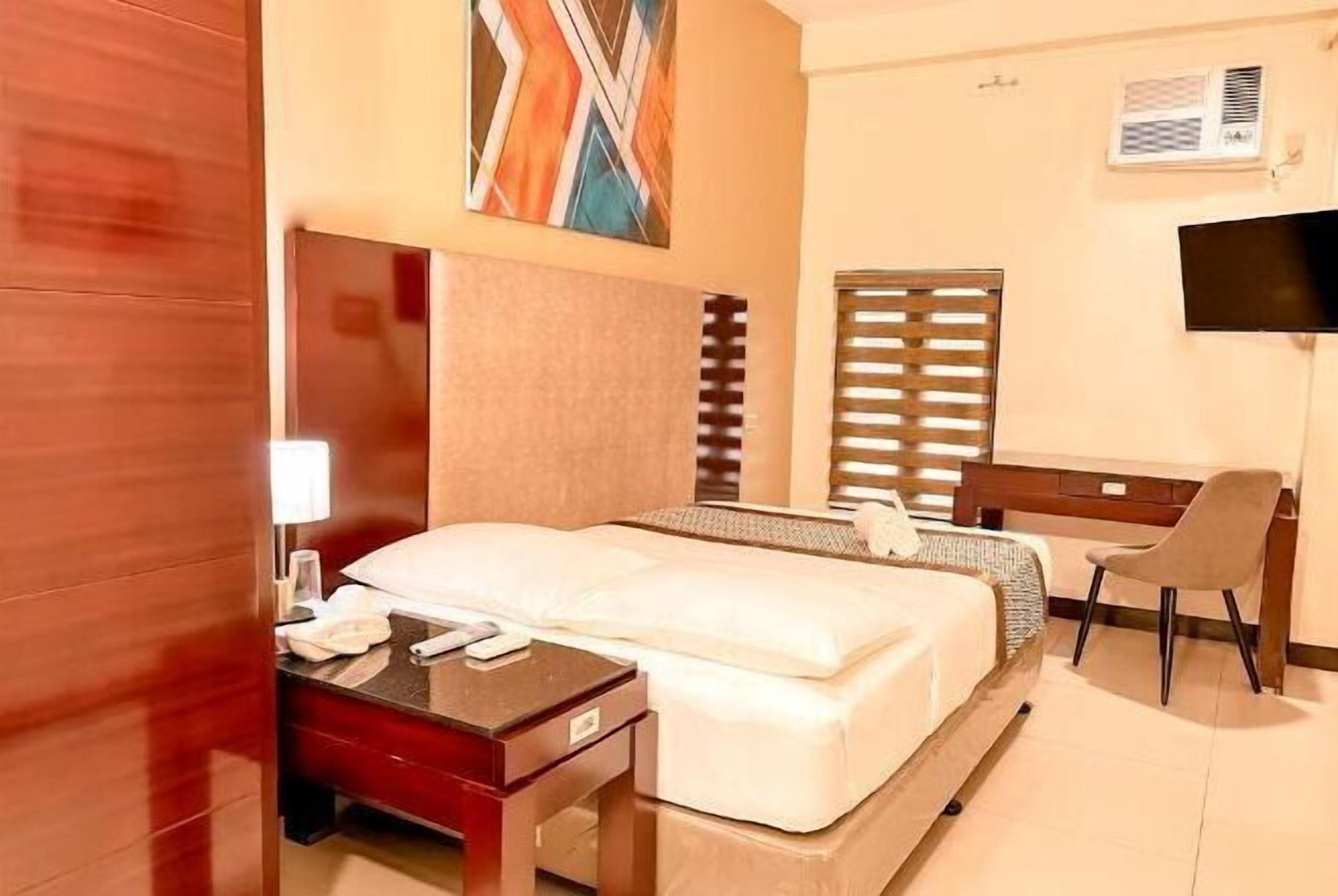 In-room safe, desk, free WiFi, bed sheets