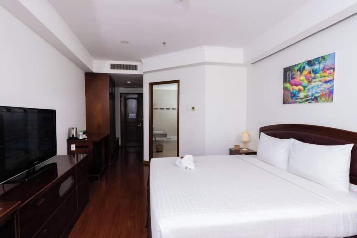 1 bedroom, minibar, in-room safe, desk