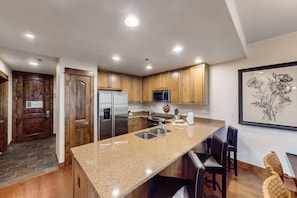 Condo, 1 Bedroom | Private kitchen | Full-size fridge, microwave, oven, coffee/tea maker