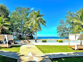 Área de juegos infantiles al aire libre