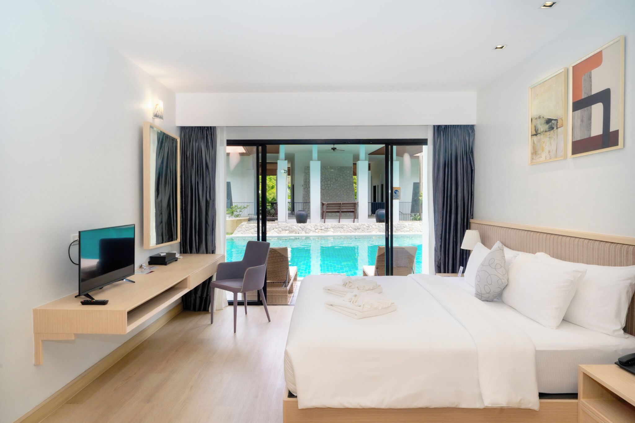 Deluxe Double Room, Pool Access | Minibar, in-room safe, individually decorated, rollaway beds