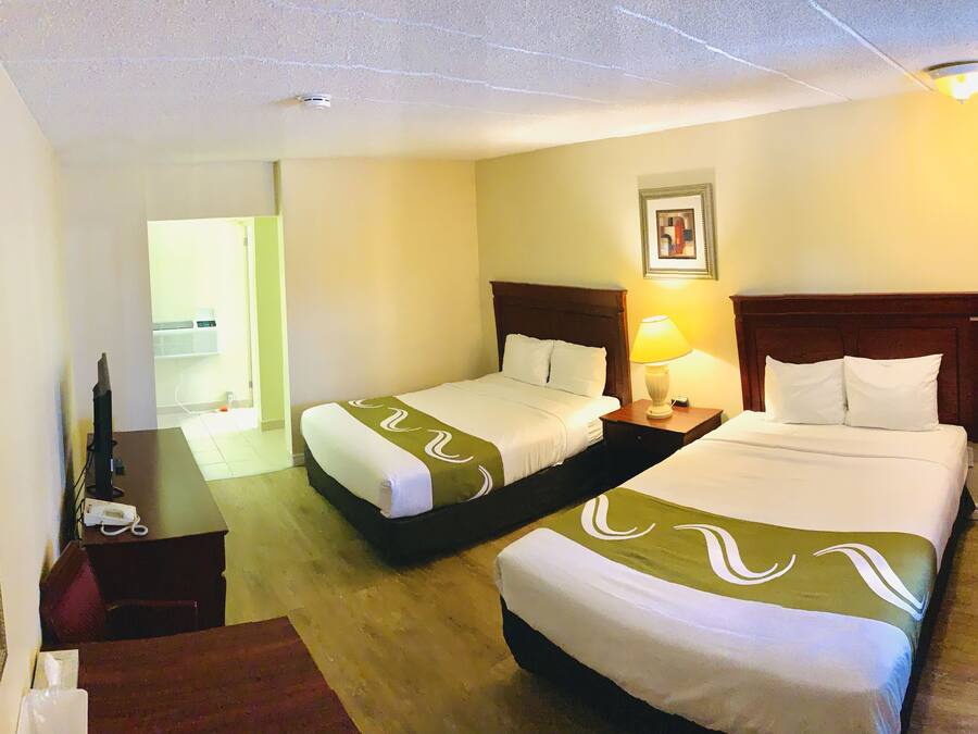 Double Room, 2 Double Beds, Microwave, Ground Floor | Pillowtop beds, desk, soundproofing, free WiFi