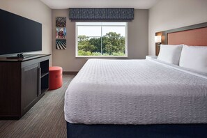 Premium bedding, in-room safe, desk, laptop workspace
