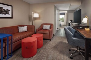 Premium bedding, in-room safe, desk, laptop workspace